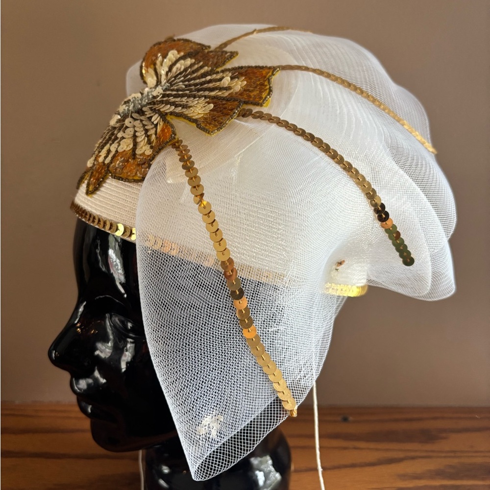Elegant Vintage White and Gold Women's Headpiece